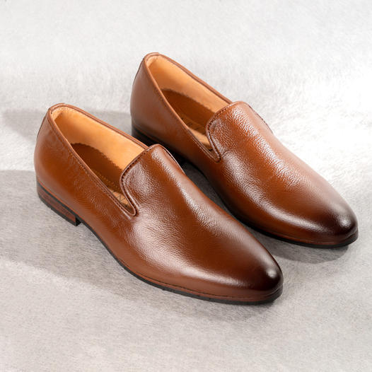Classic Plain Loafer Image